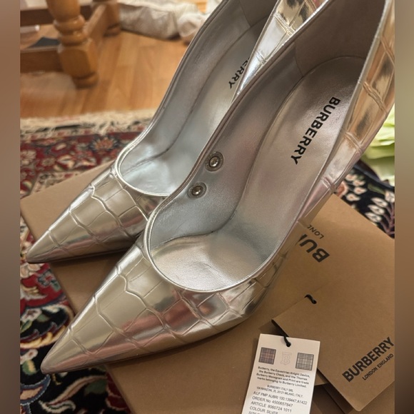 Brand new Burberry high heels silver shoes, never worn them so far ,comfortable - Picture 2 of 7